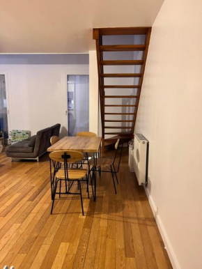 Apparemment 2 chambres 8 couchages en Duplex